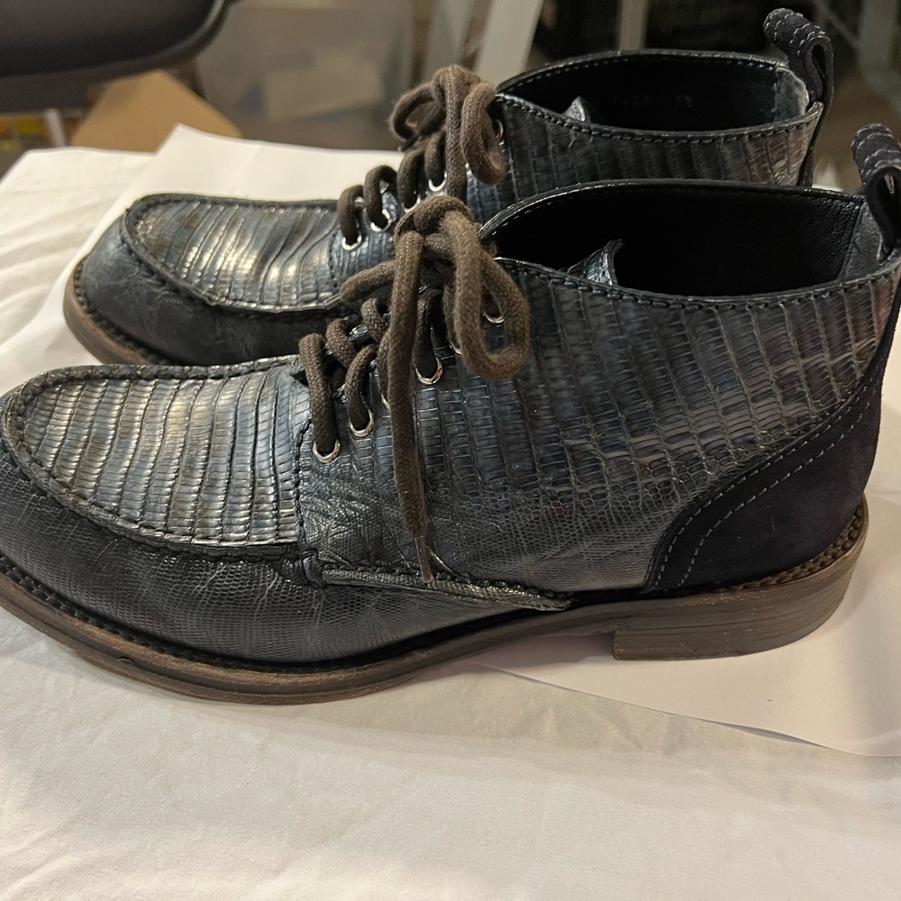 Rare Style, Leather Louis Vuitton Boots. Size 7 1/2 (US)